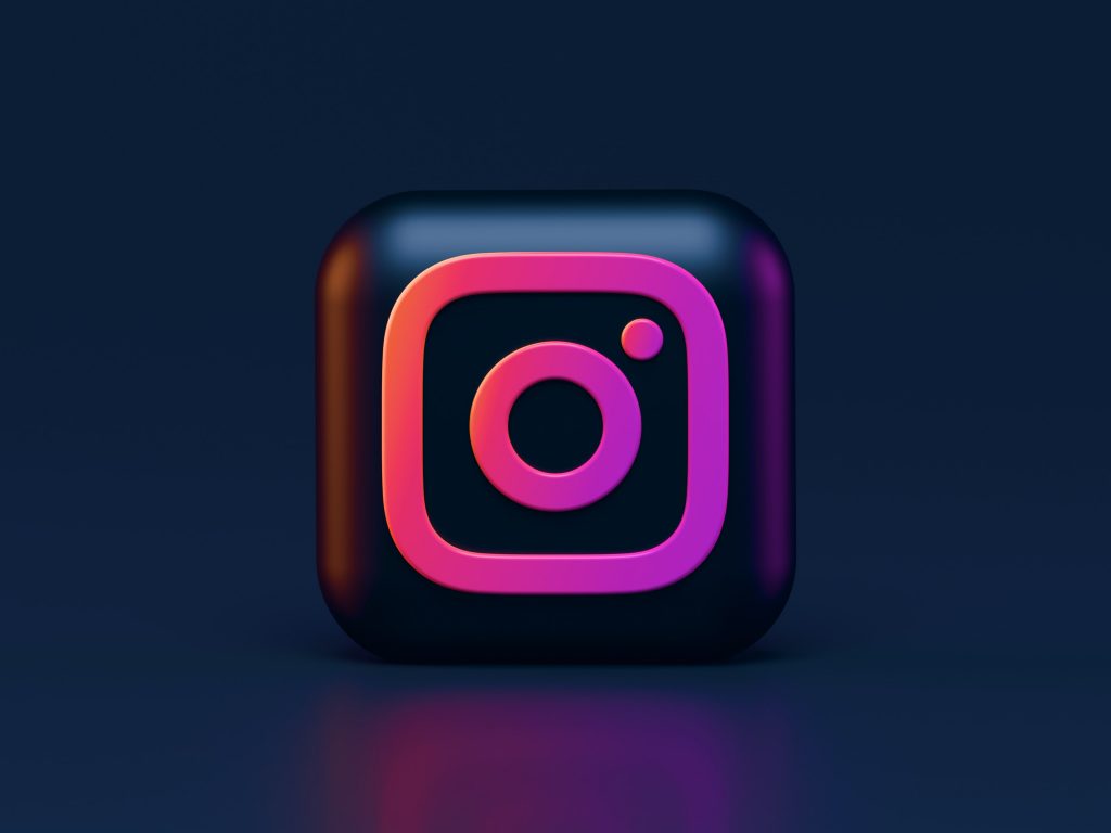 Be an Instagram Influencer to earn money smartly.